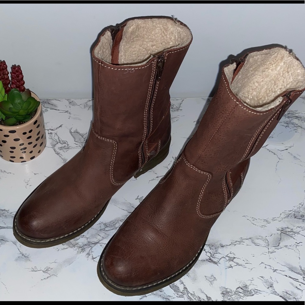 Roots Zipper Leather Shearling Booties